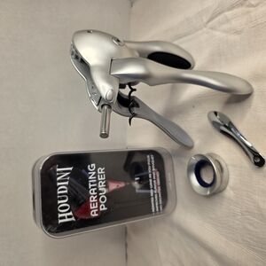 Metrokane Rabbit Corkscrew And Houdini Silver Aerating Pourer‎ Set